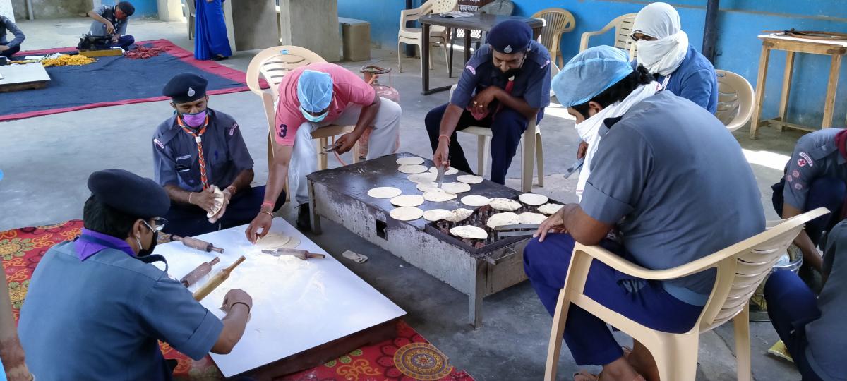 जरूरतमंद लोगो के लीऐ स्काउट रसोई 