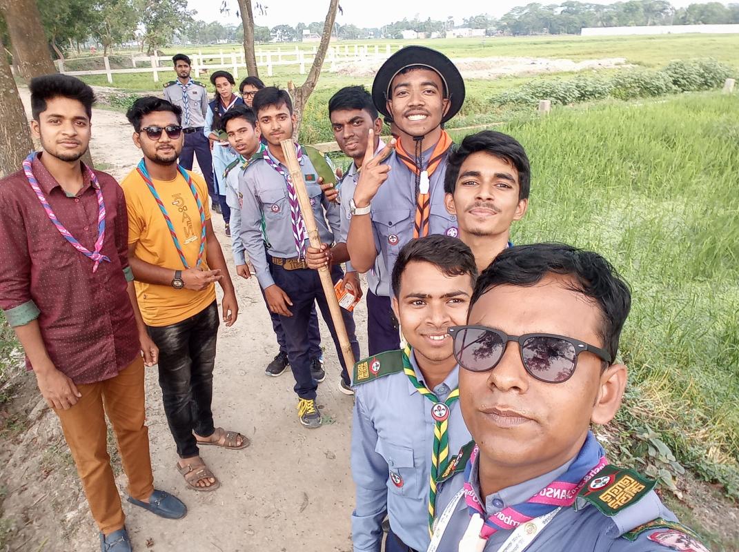 met couse hiking