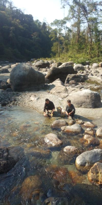 Searving side help at religious gathering.
