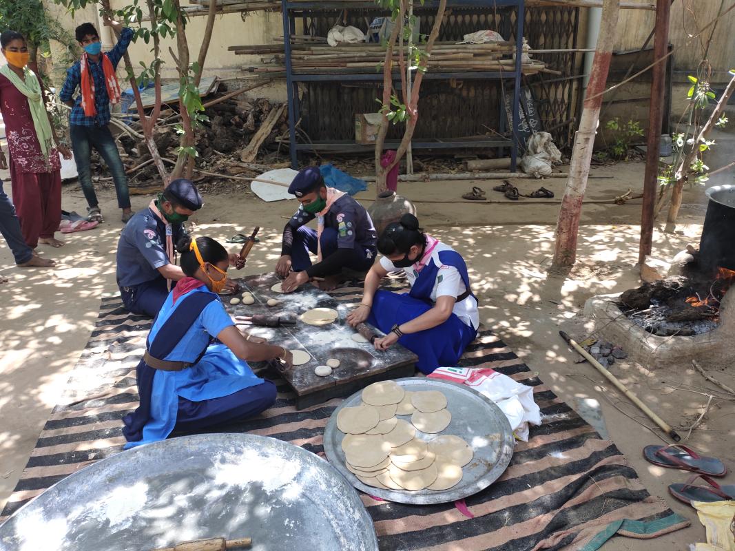 Covid - 19  (Food Distribuation) 