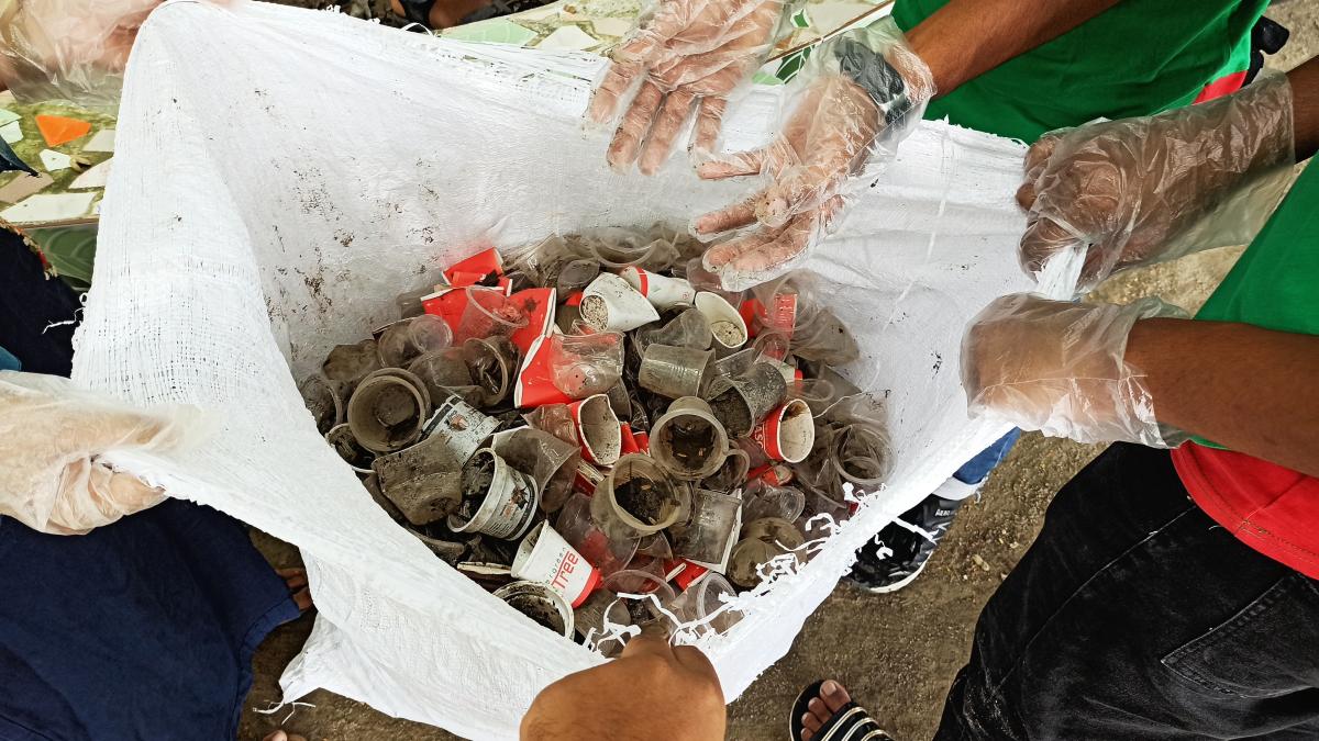 প্লাস্টিক বর্জ্য অপসারন 