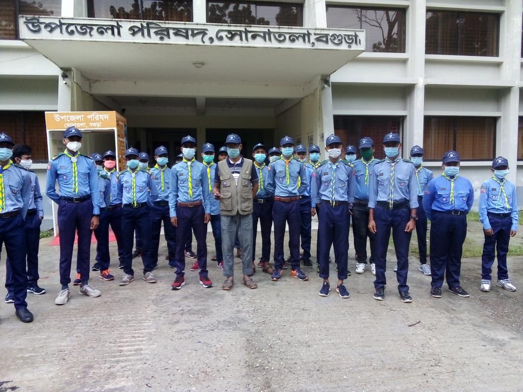 করোনা প্রতিরোধ করার জন্য, সোনাতলা উপজেলার মাননীয় সভাপতি মার্ক্স ও হ্যান্ডস্যানিটাইজার বিতারণ করে। উক্ত কার্যক্রমে আমি সহ আরও ২৩জন রোভার অংশগ্রহণ করে।
