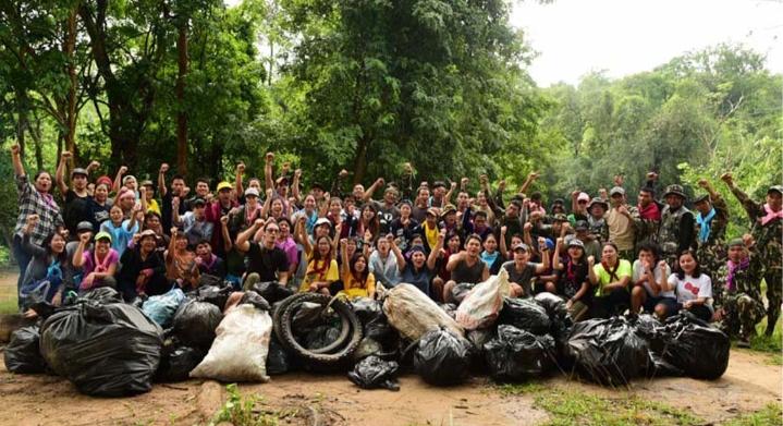 กิจกรรมเก็บขยะออกจากป่าทับลาน
