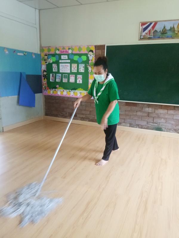 จิตอาสาทำความสะอาดห้องเรียน