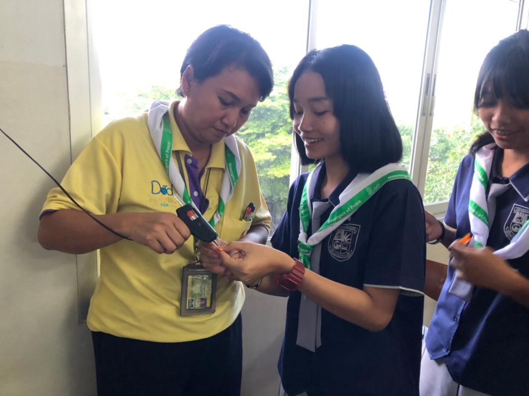 สอนงานฝีมือ