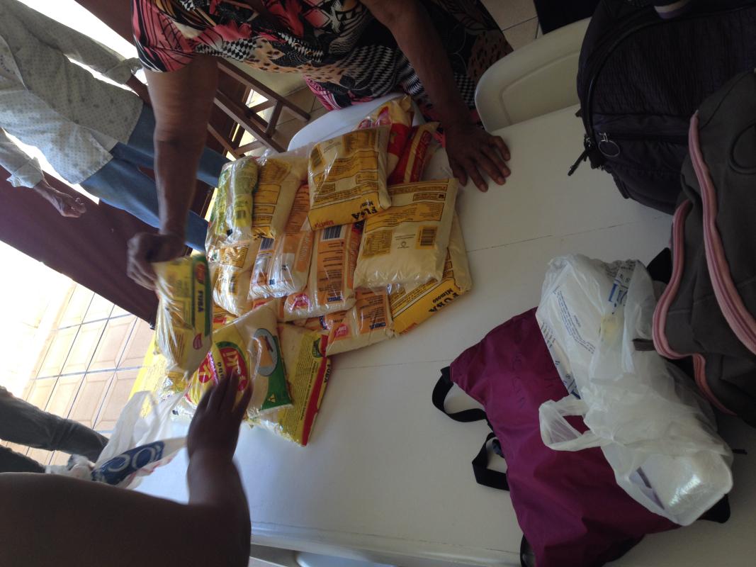 Arrecadação de Fubá para o Asilo da Dona Glória