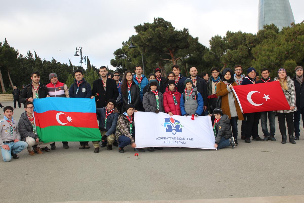 Scouts of Azerbaijan and Turkey have marched to Martyrs’ Lane ( Şəhidlər Xiyabanı )