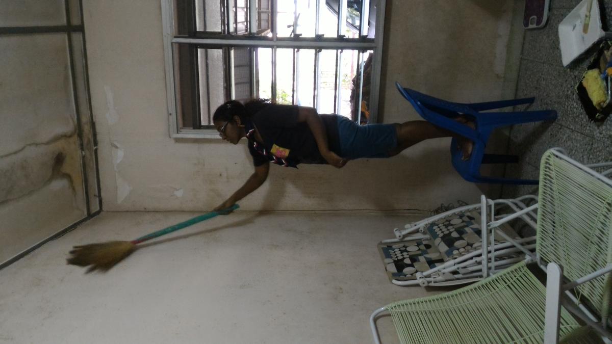 Program Khidmat Komuniti Membersihkandan Mengecat Rumah Orang Tua