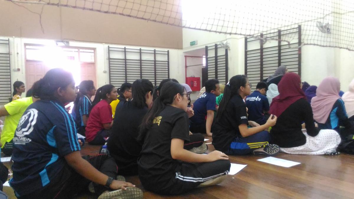 PROSES PENGENALAN DAN PENGUKURAN PAKAIAN LENGKAP PENGAKAP