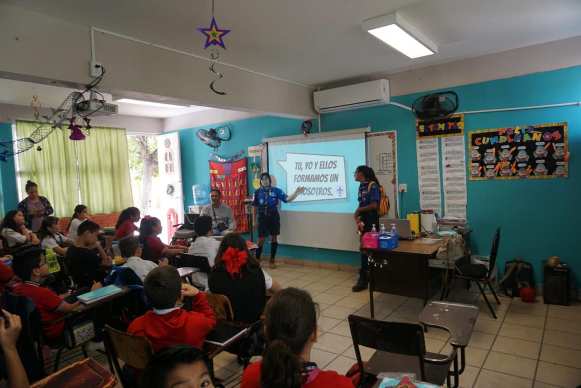 Tu, yo y ellos, formamos un nosotros