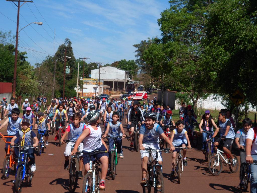 Paseo ciclístico por el centenario Scout en Paraguay