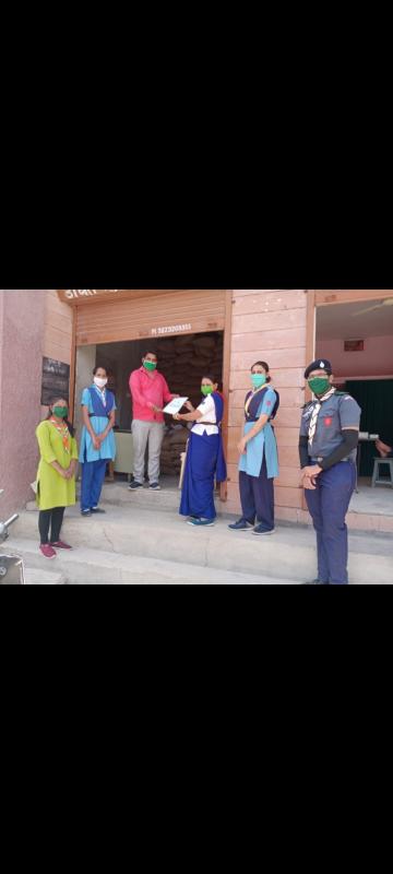 राशन वितरण केंद्र पर सोशल डिस्टेंसिंग का पालन करवाते हुए #BSGHQ , JODHPUR, RAJASTHAN