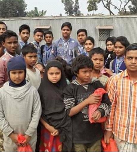 অসহায় মানুষদের মাঝে শীত বস্ত্র বিতরণ

