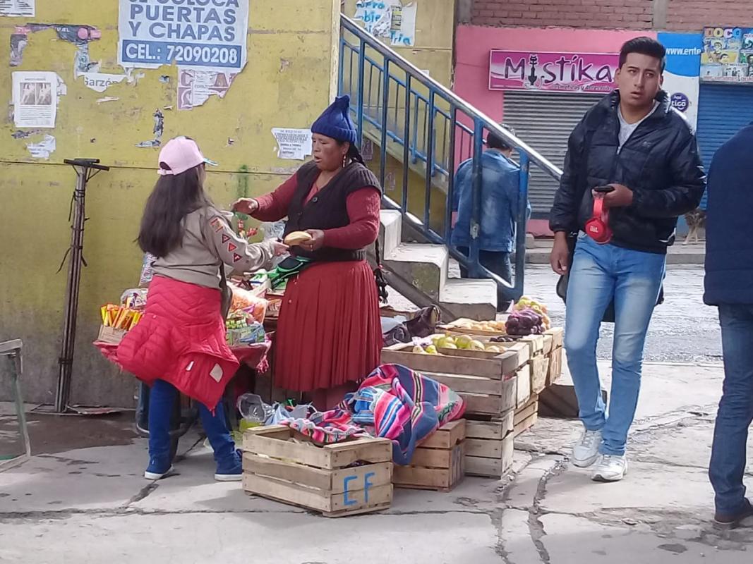 Chocolatada caliente para las personas trabajadoras de la calle