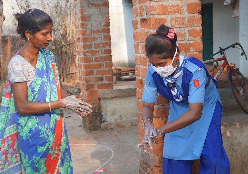 Rovers & Rangers of Bargaon ITI Unit of Odisha State Bharat Scouts & Guides demonstrate the hand wash procedure