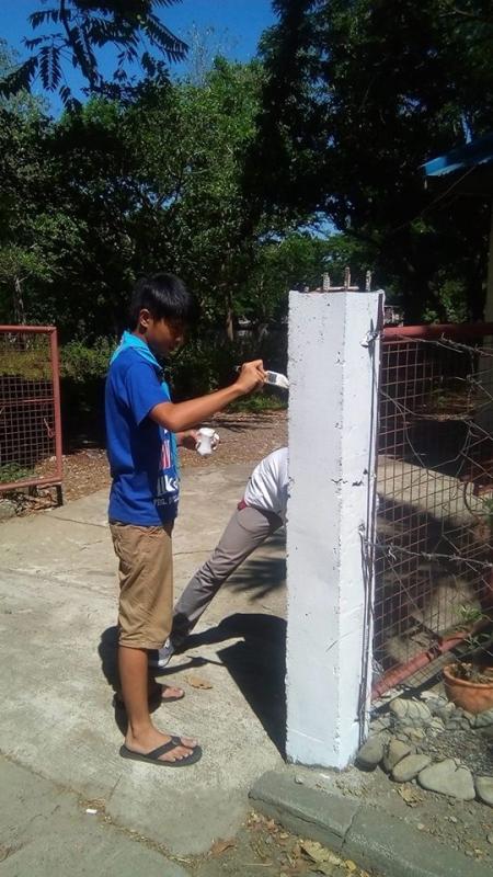 Scouts cleaning around the BSP Council