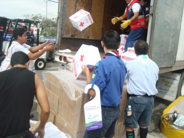 apoyo a centro de acopio de Cruz Roja 