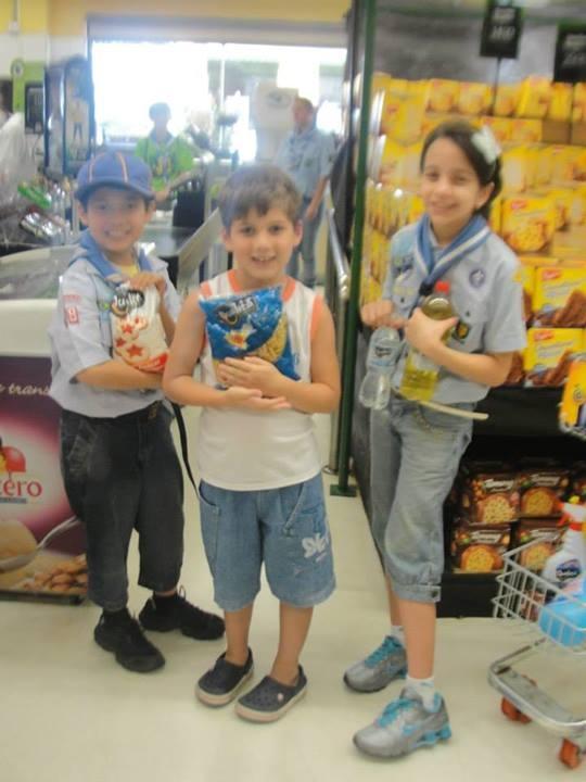 Partnership with a local Supermarket to collect food and to spread information about scouts
