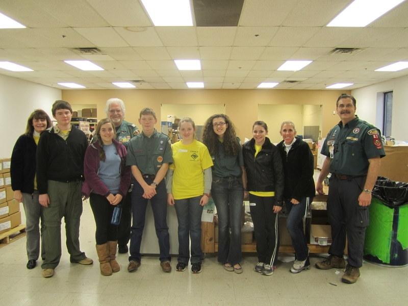 Tropa 87 '' Clasificación y embalaje de suministros médicos para países que lo necesitan''