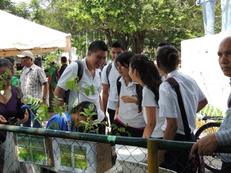 CAMPAÑA VERDE ADOPTA UN ARBOL Y SIEMBRA VIDA