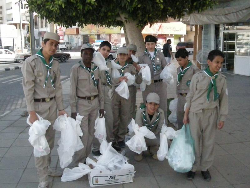 كشافة متوسطة عكاظ بالطائف في برنامج المحافظة على البيئة