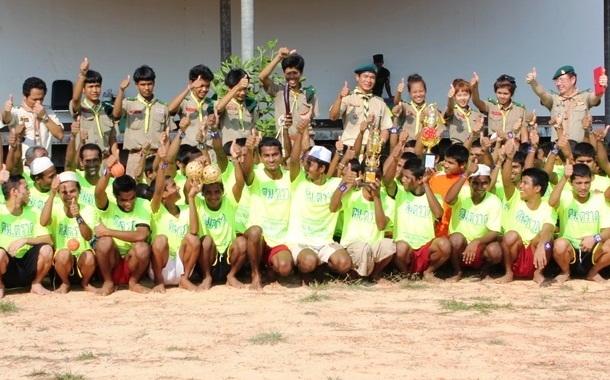 Thai Scouts help Stateless-unwanted Muslim Rohingya illegal migrants