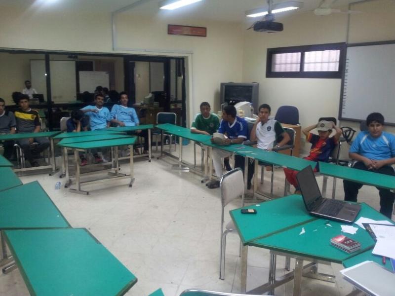 أقامة كشافة ثانوية الأمير محمد بن عبدالرحمن معسكر داخل المدرسة 