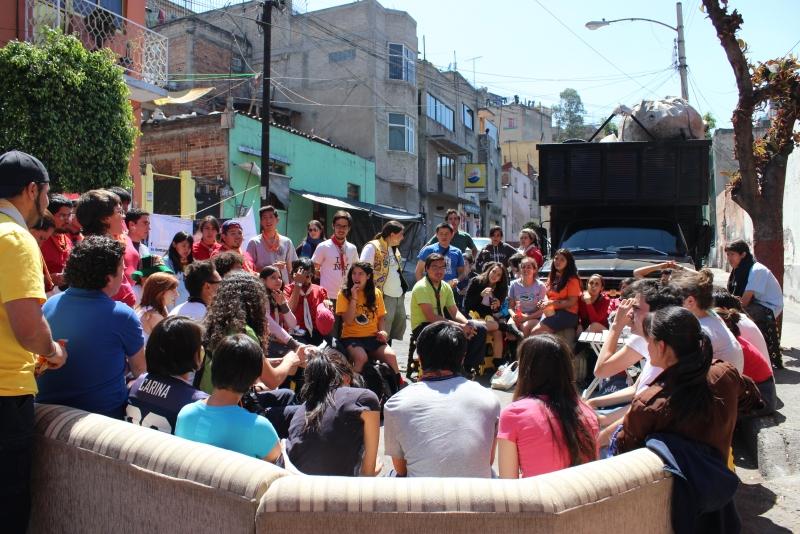 Mensajeros de Paz, Tochan