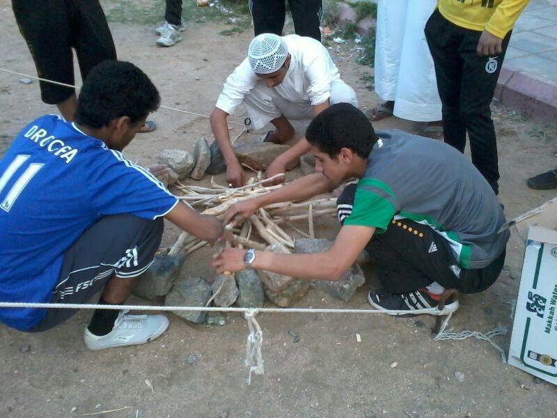 تدريب كشافة ثانوية الأمير محمد بن عبدالرحمن على النار النجمية 