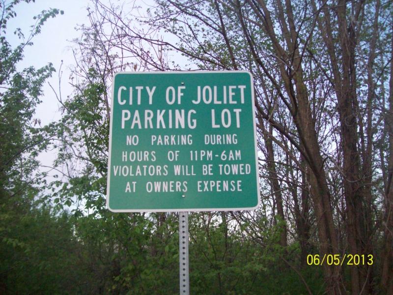 Scouts Clean up old Route 66 park in Joliet