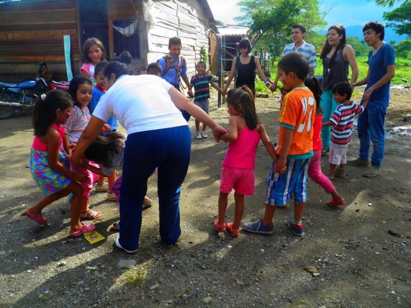 juntos contruyendo sonrisas