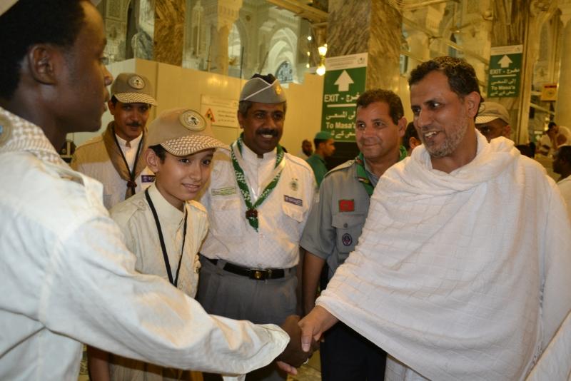 نائب رئيس الكشافة السعودية يزور رسل السلام المشاركين في خدمة الزوار والمعتمرين بمكة 