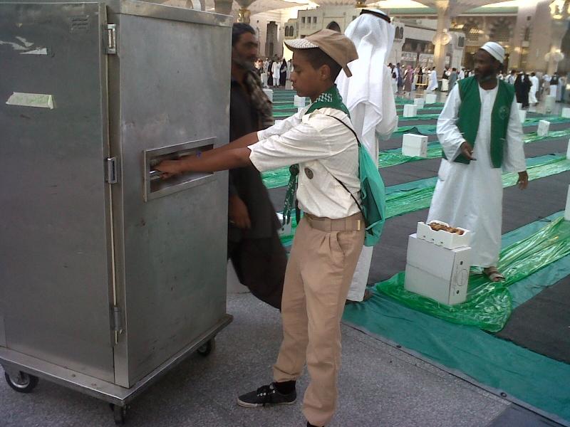خدمة زوار المسجد النبوي الشريف في شهر رمضان1434هـ