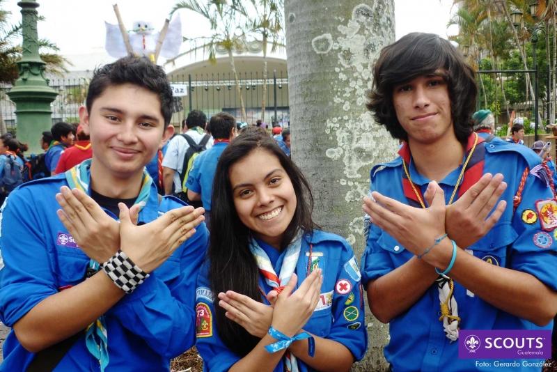 Desfile Scout por la Paz