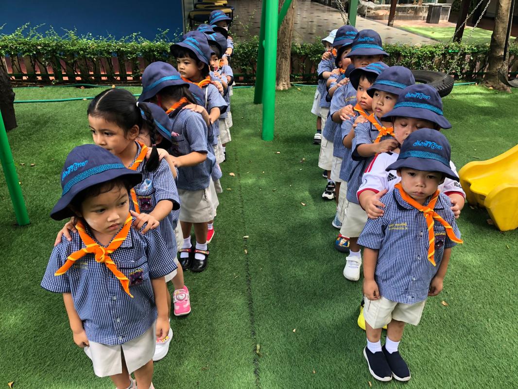 จัดแถวลูกเสือ