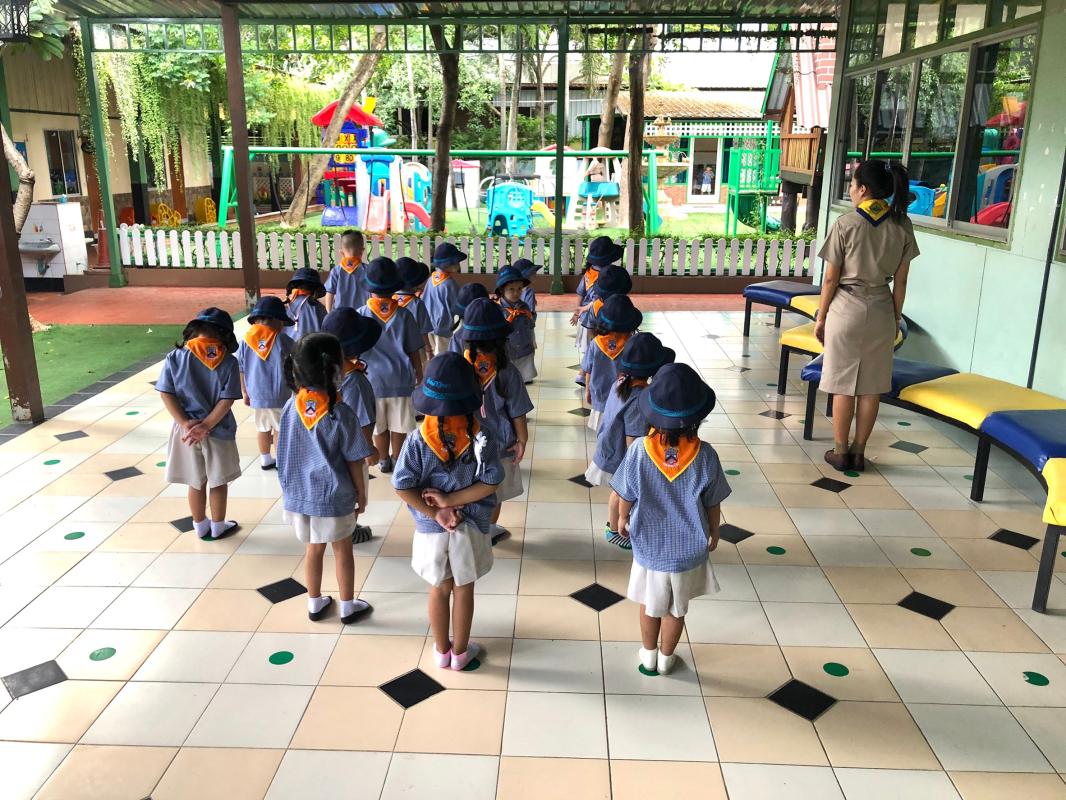 ลูกเสือบีเวอร์ฝึกระเบียบแถว