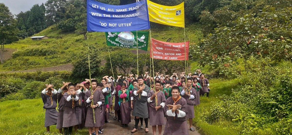 Peace between Community and Environment