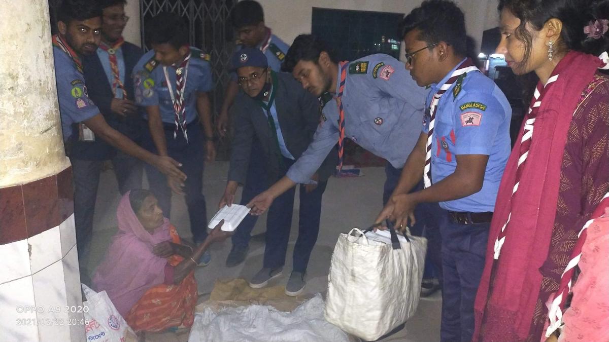 Distribution of food among helpless people on the occasion of BP's birthday

