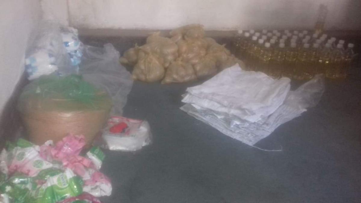  করোনা মহামারী পরিস্থিতিতে খাবার বিতরন কার্যক্রম এর প্যাকেটিং প্রোগ্রাম