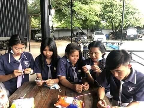 ทำดอกไม้วันแม่