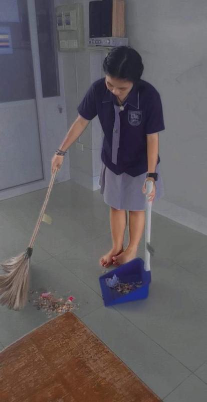 จิตอาสา​ทำความสะอาดห้องเรียน