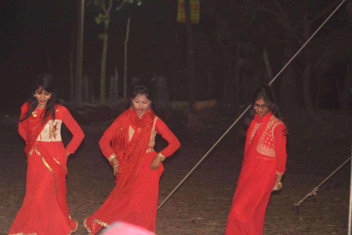 ক্যাম্প ফায়ার