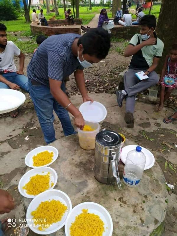 Food distribution to poor children 2020