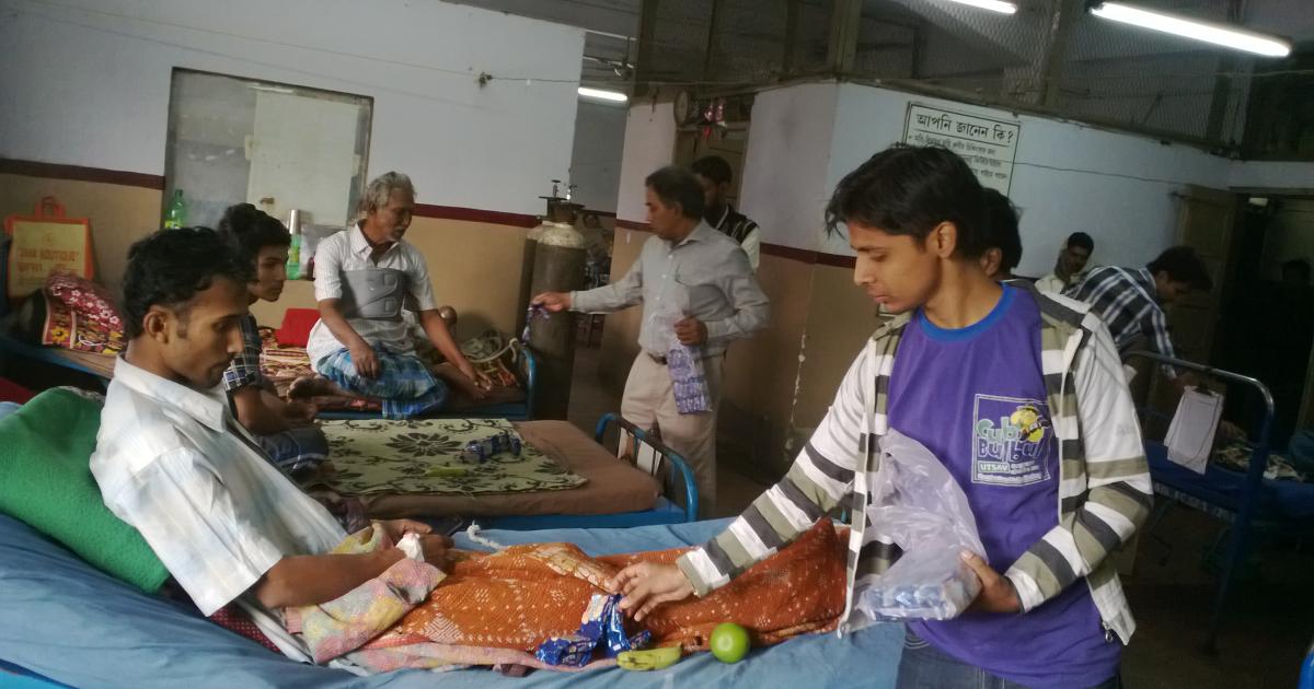 FRUIT DISTRIBUTION TO HOSPITAL PATIENTS World Scouting