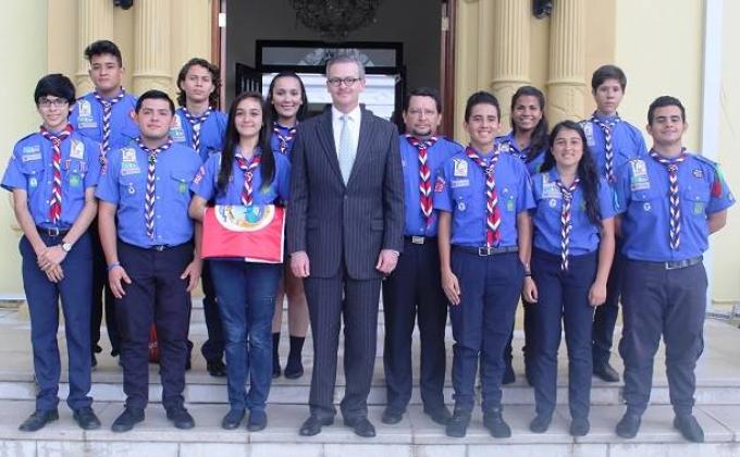 Gobierno de Costa Rica abandera y despide a su Delegación rumbo al Jamboree Mundial en Japón. Government of Costa Rica gives the flag and farewell to the Scout Contingent heading to the World Jamboree in Japan.#wsj2015 #ScoutIAR