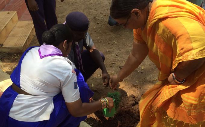 Dist commissioner Guides on service..