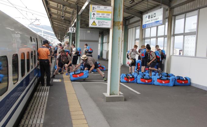 Only 90 Sec for Over 1280 UK Scouts Taking Off from ShinKanSan