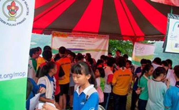 Messengers of Peace: Merdeka Hike & Clean Up The World 2013