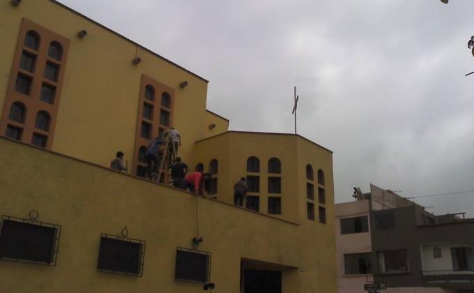 Limpieza de la parroquia de la comunidad