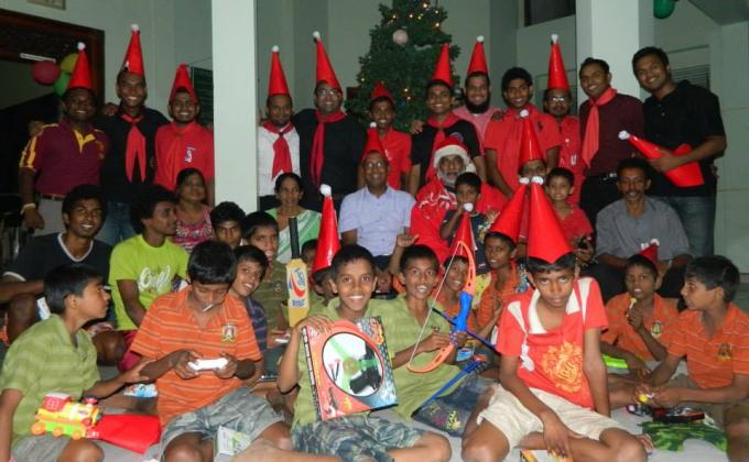 "Christmas with Less Privileged Kids" - Colombo Rovers' Christmas Party '13